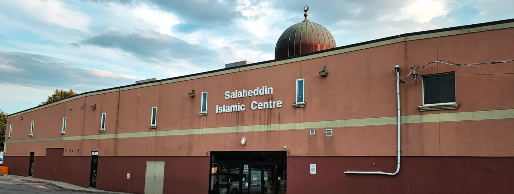 Exterior view of Salaheddin Islamic Centre Scarborough building